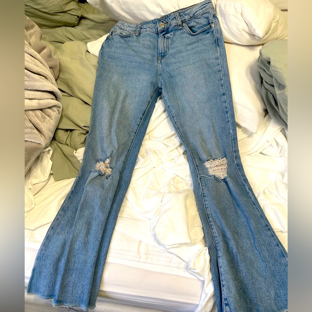 Forever 21 kids
Size 13/14 midrise flare jeans